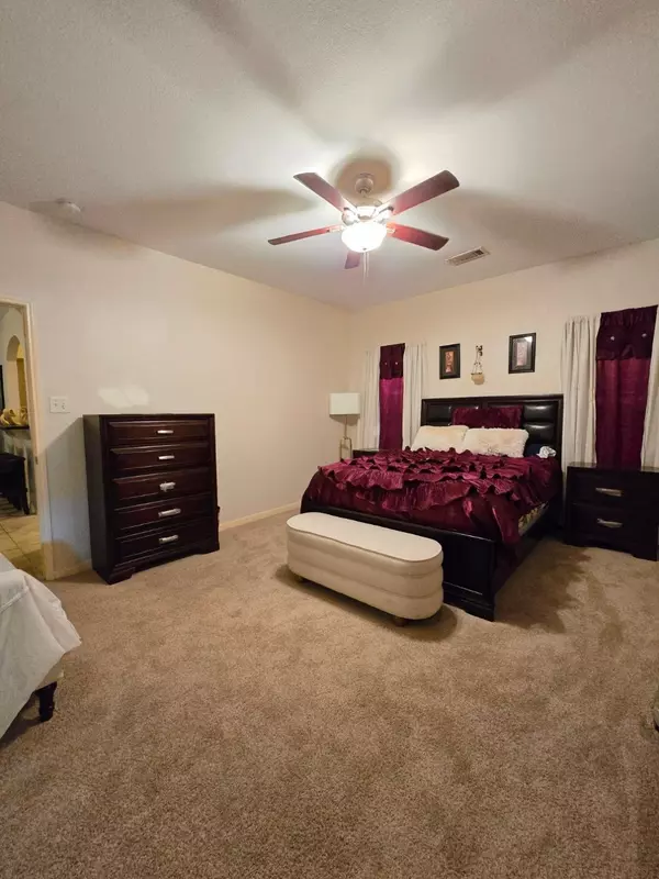 Houston, TX 77026,2111 Davis ST