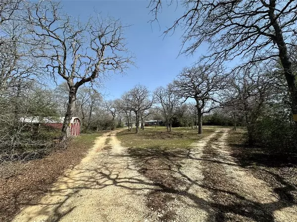 1218 Private Road 3063, Lexington, TX 78947