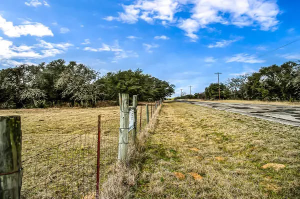 Weimar, TX 78962,1716 Oak Ridge RD