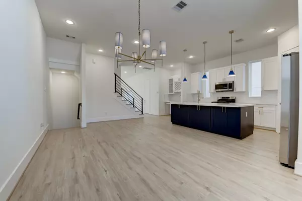 Houston, TX 77007,5241 Darling ST