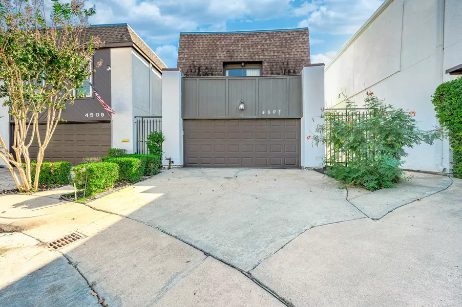 4507 Medinah Pl, Bellaire, TX 77401