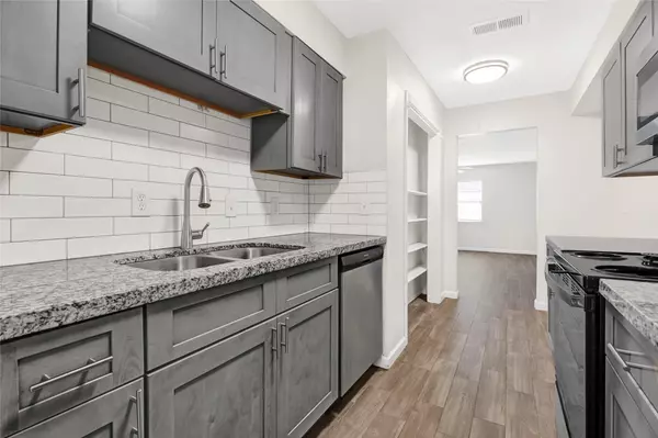 Houston, TX 77096,6358 Creekbend DR #102