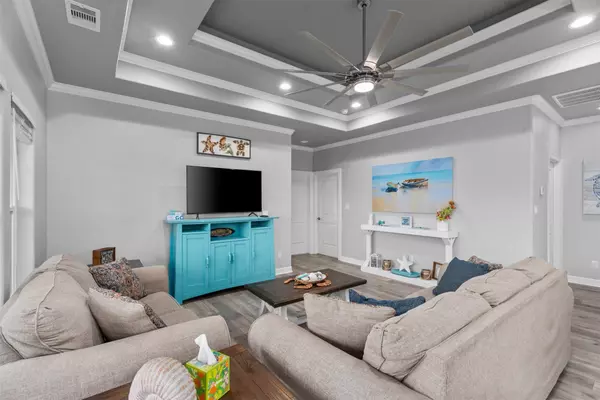 886 Sandollar, Crystal Beach, TX 77650