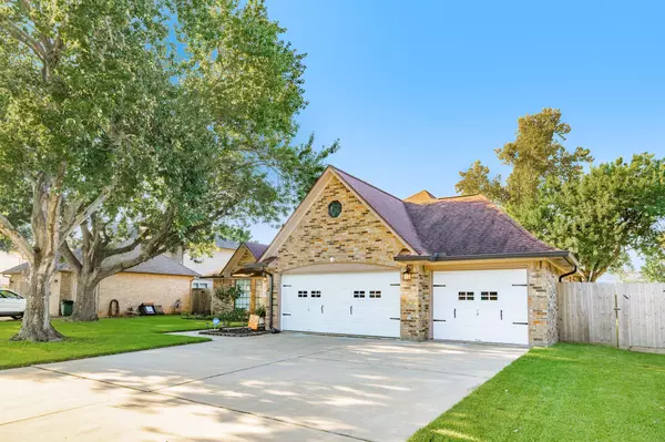 Lake Jackson, TX 77566,109 Zinnia ST