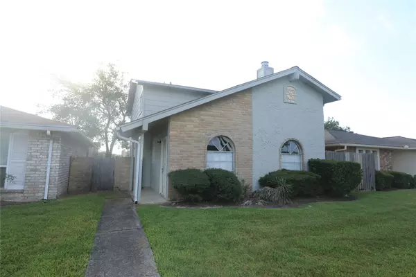6573 Briar Bayou DR, Houston, TX 77072