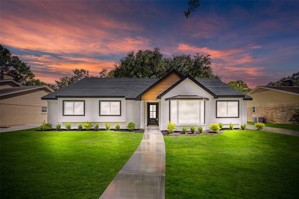 12451 Deep Spring LN, Houston, TX 77077