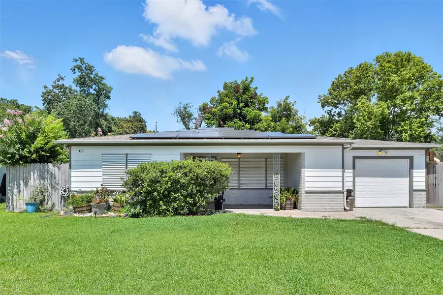 1112 Cora ST, La Marque, TX 77568