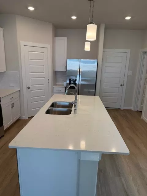 Kemah, TX 77565,547 AVISA