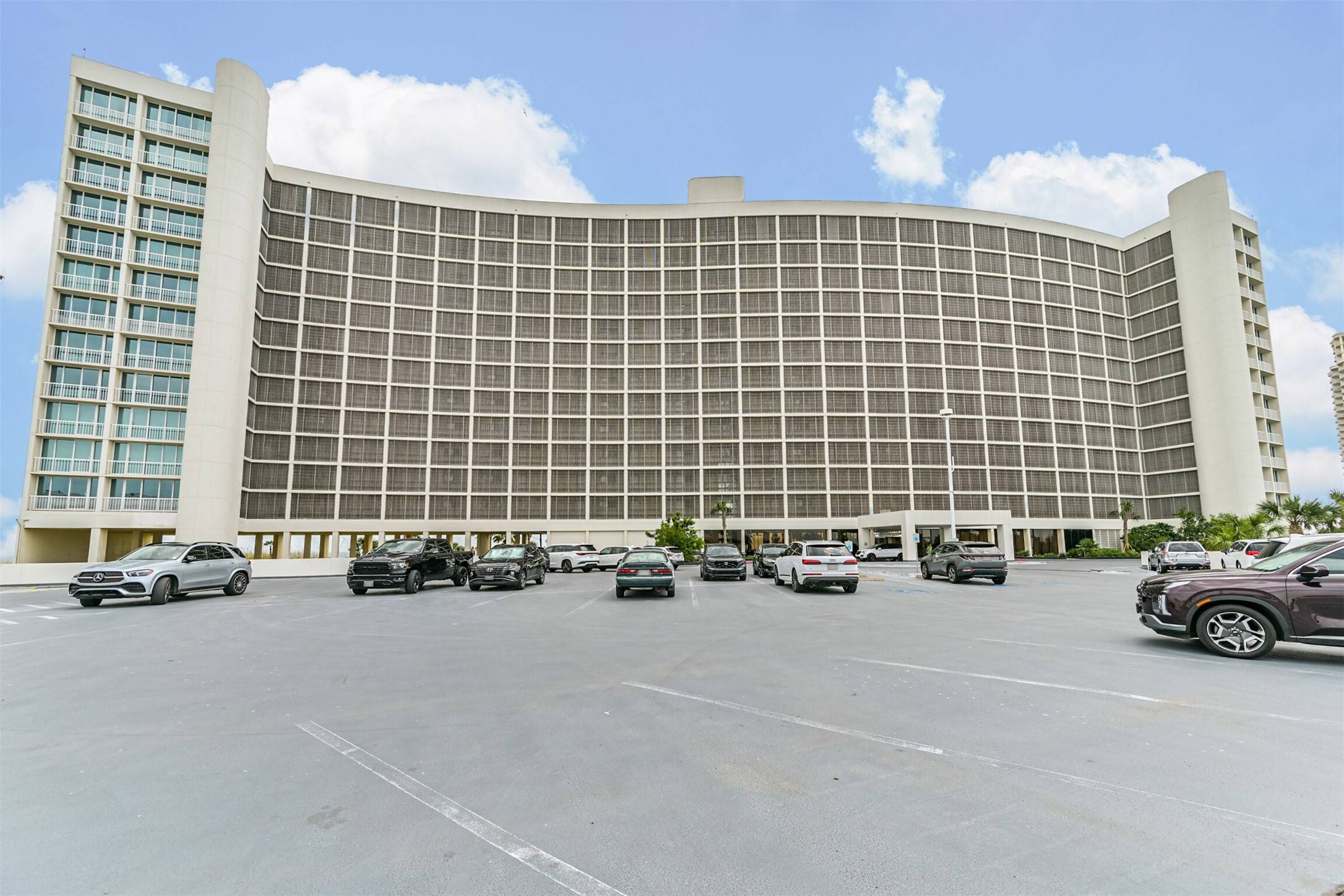 Galveston, TX 77550,1401 E Beach DR #710