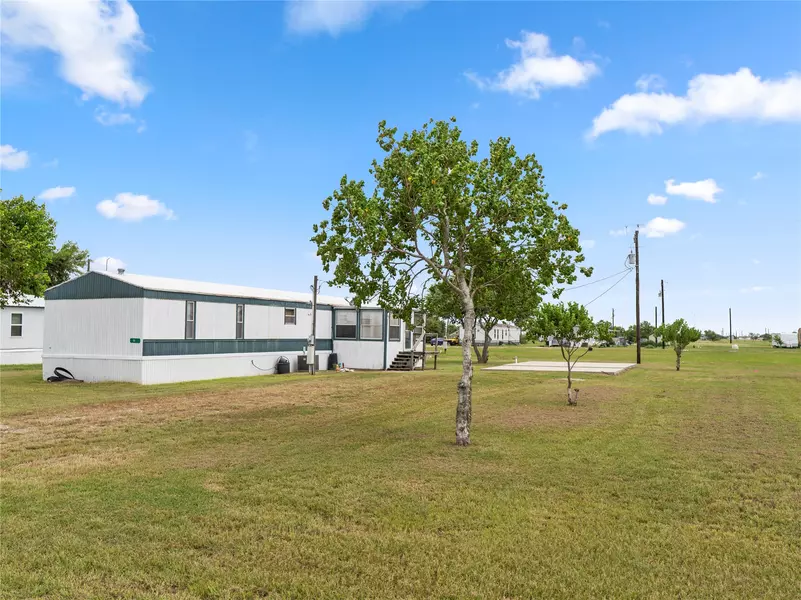 98 Catfish DR, Palacios, TX 77465