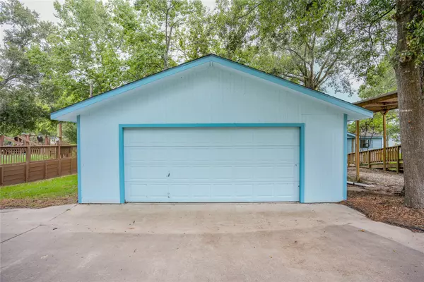 Livingston, TX 77351,353 Apple GRV