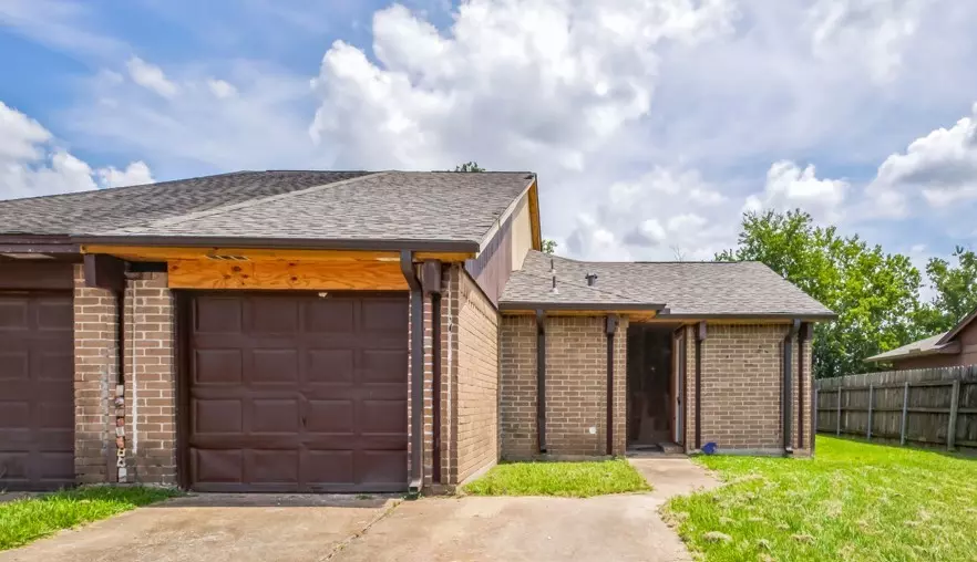 16613 Gold Ridge LN, Houston, TX 77053