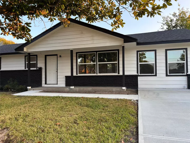 1310 Canterview DR, Houston, TX 77047