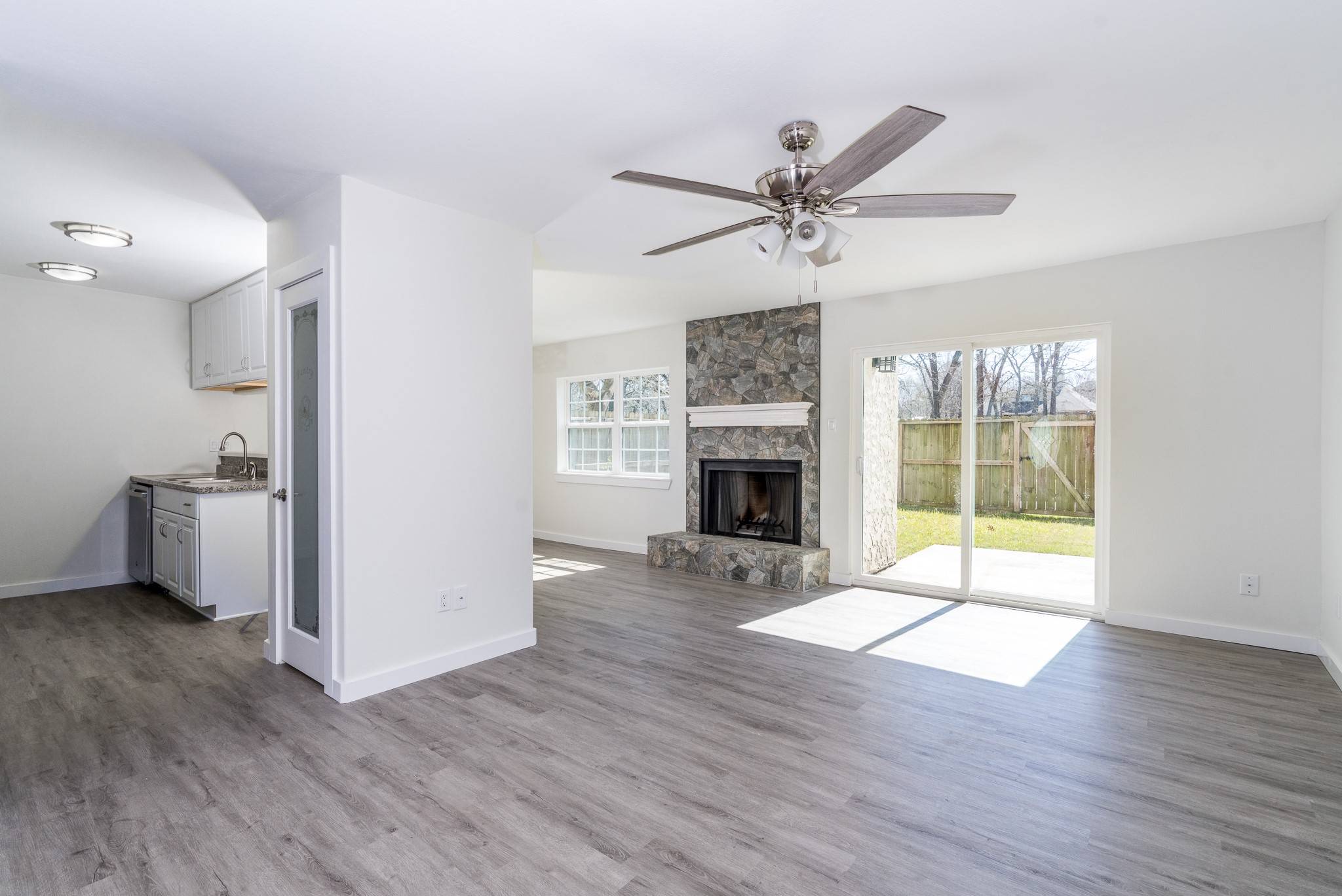 12239 Glenview DR, Montgomery, TX 77356