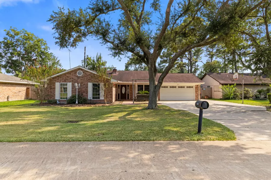 10010 Pinehurst ST, Baytown, TX 77521