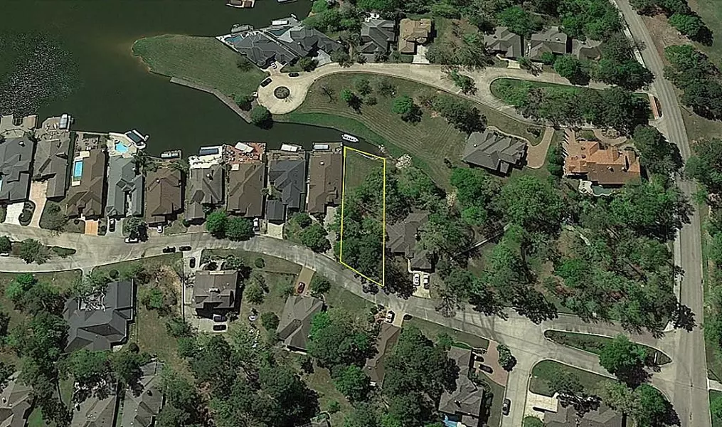 14 Creekwood DR, Montgomery, TX 77356