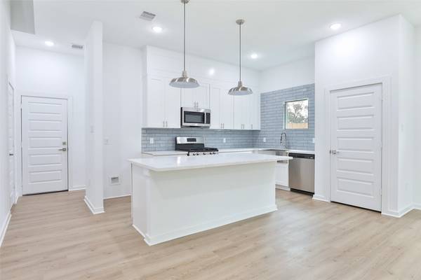 9347 Lavender ST, North Houston, TX 77016