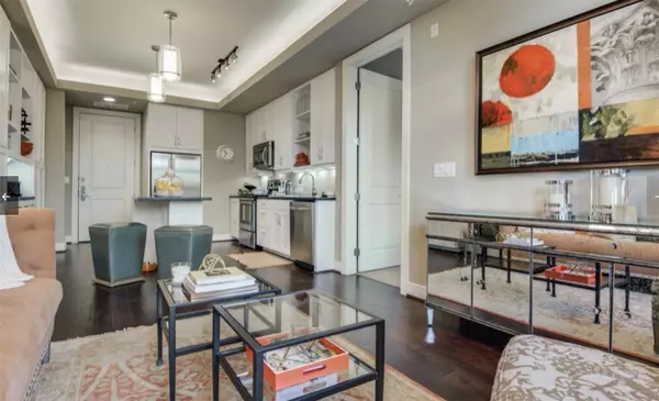 Houston, TX 77027,2303 Mid LN #214