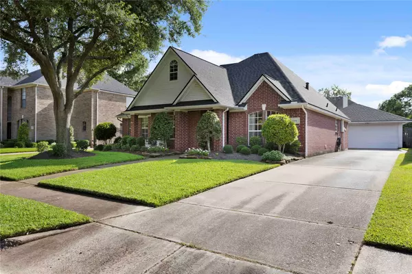 5202 White Manor DR, Pasadena, TX 77505