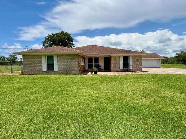 7610 Avenue L, Santa Fe, TX 77510