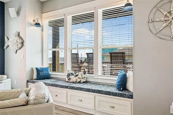 Crystal Beach, TX 77650,2576 Whitecap