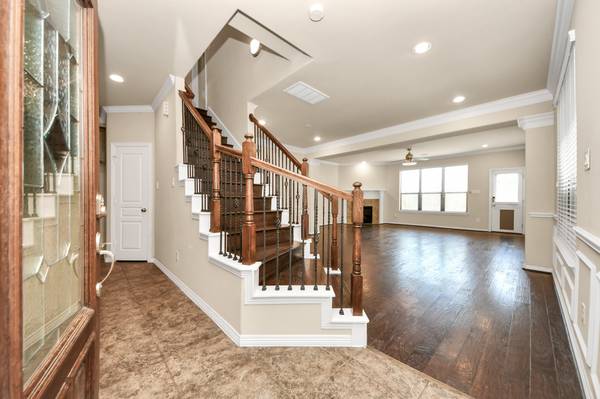 5627 Darling, Houston, TX 77007