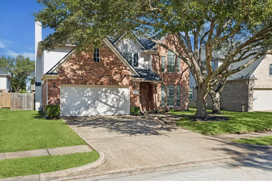 6501 E Bending Oaks LN, Pearland, TX 77584