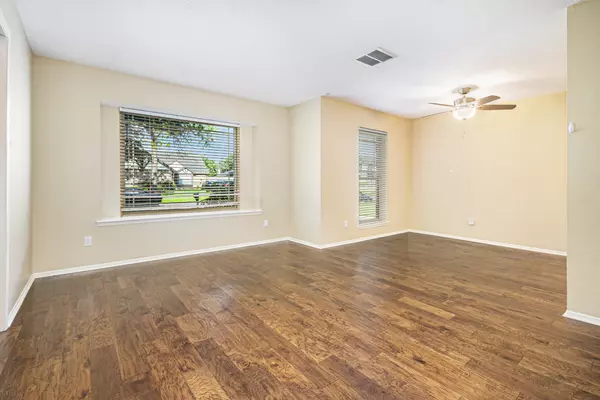 Houston, TX 77062,302 Lochnell DR