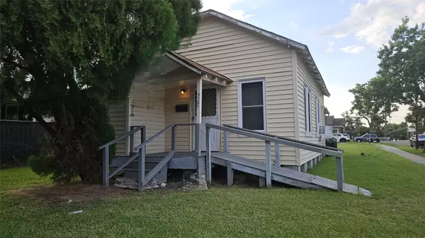 2001 Maryland ST, Baytown, TX 77520