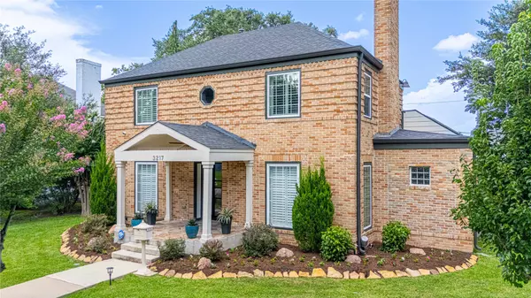 3217 Parkwood DR, Houston, TX 77021