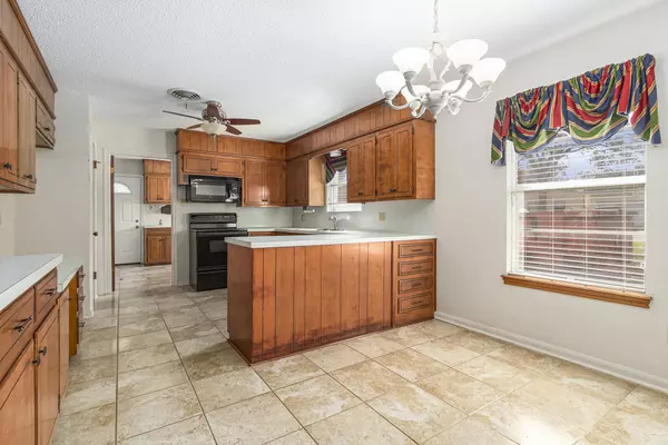 Alvin, TX 77511,1219 S Beauregard ST