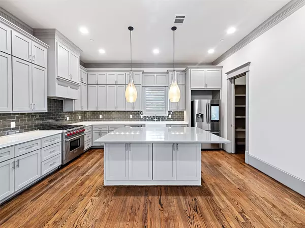 Houston, TX 77098,4019 Driscoll ST