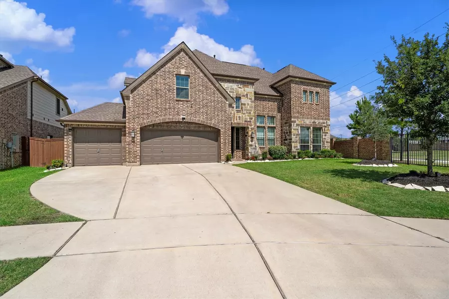 9023 Caprock Bluff LN, Cypress, TX 77433