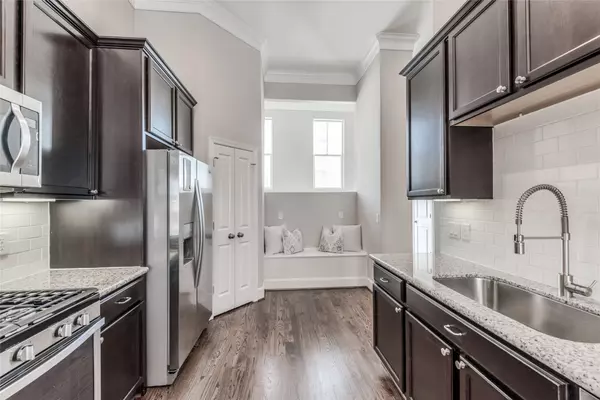 Houston, TX 77008,623 W 24th ST