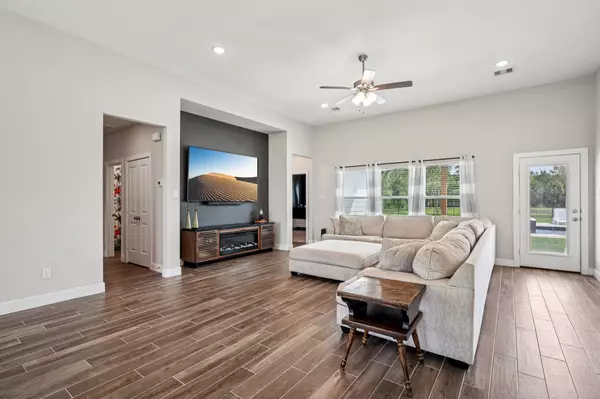 Santa Fe, TX 77517,5715 Orchard LN