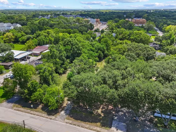 Houston, TX 77047,14141 Almeda School Rd DR