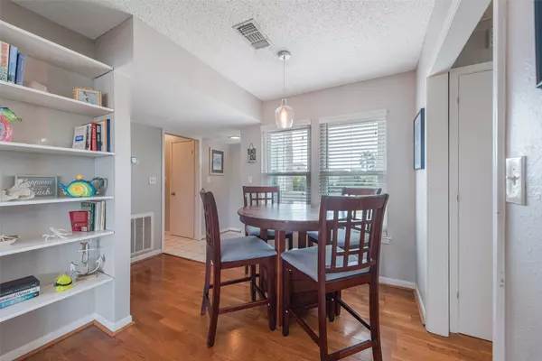 Tiki Island, TX 77554,1426 Tiki DR