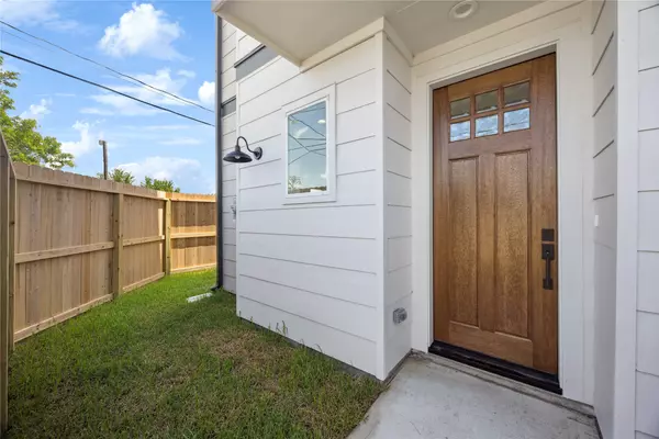 Houston, TX 77026,2806 Mills ST