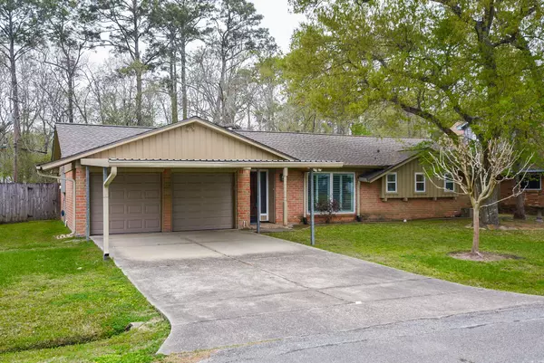 1725 Redwood ST,  Dickinson,  TX 77539