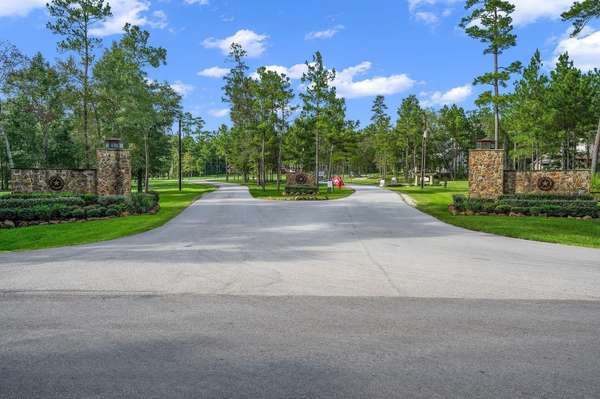185 Rim Rock RD, Huntsville, TX 77340
