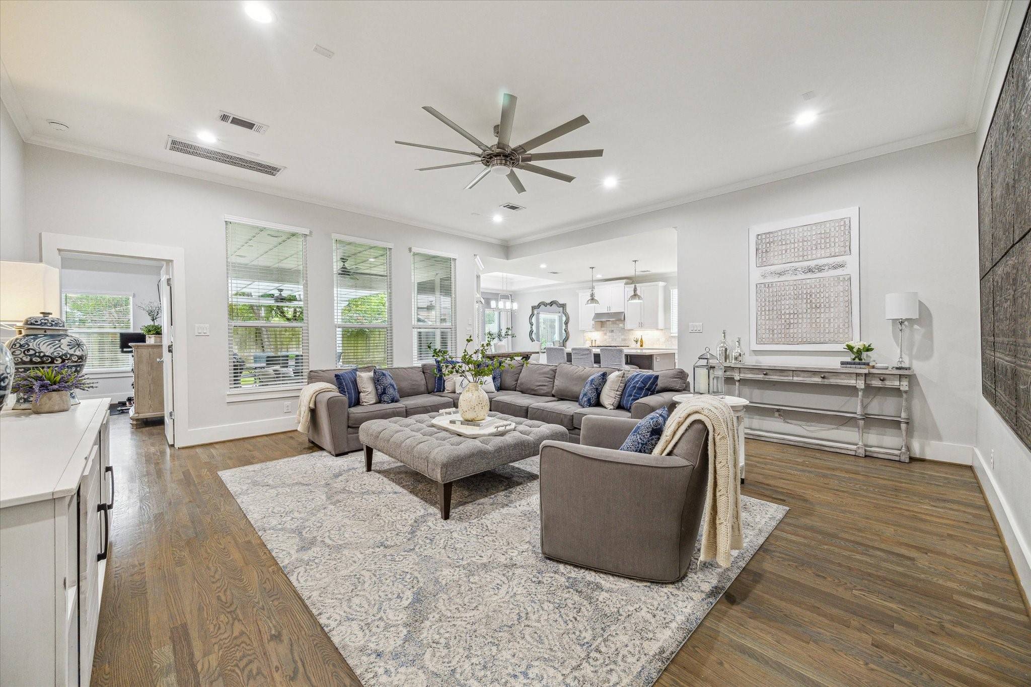 1855 N Libbey DR, Houston, TX 77018