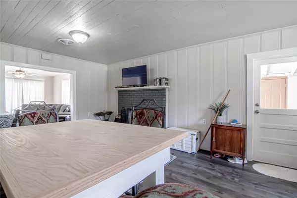 Huntsville, TX 77320,1736 Hwy 75 N