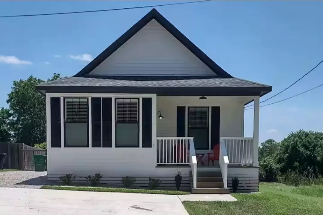 Brenham, TX 77833,704 Burleson ST