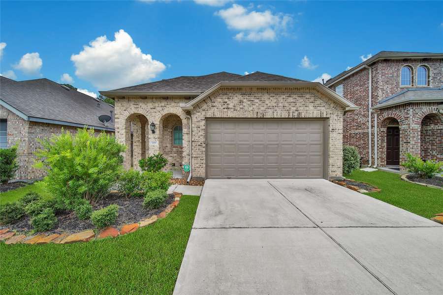 189 Emory Birch DR, Montgomery, TX 77316