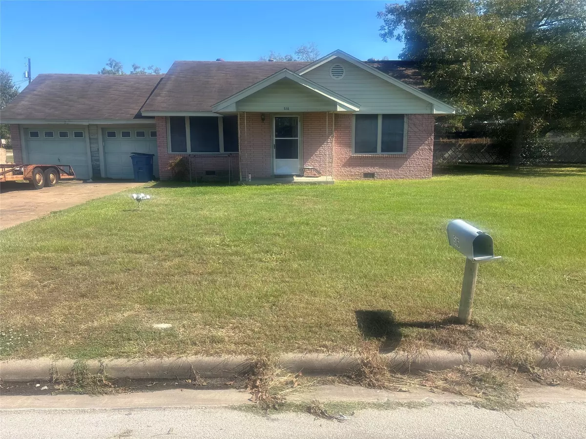 Hempstead, TX 77445,516 7th ST