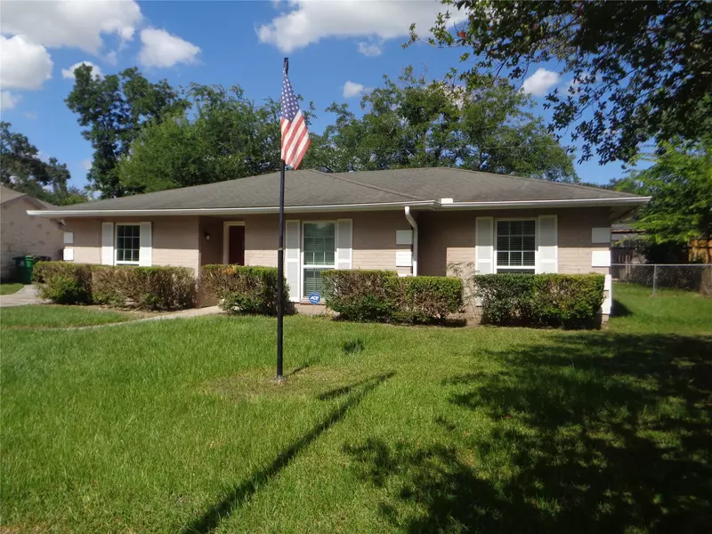 2054 Western Village LN, Houston, TX 77043