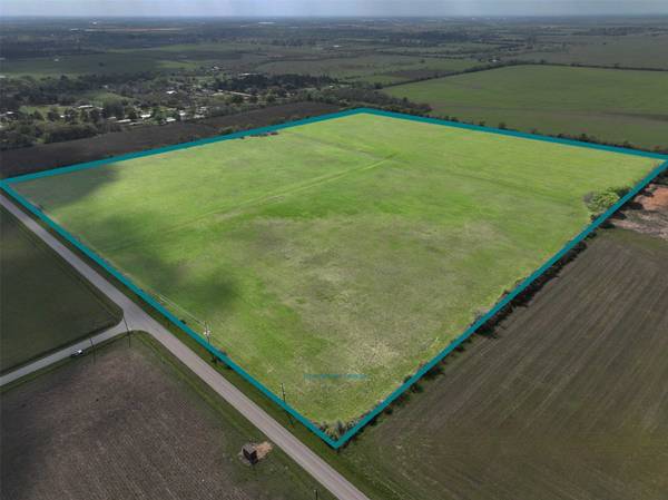 000 Kickapoo RD,  Waller,  TX 77484
