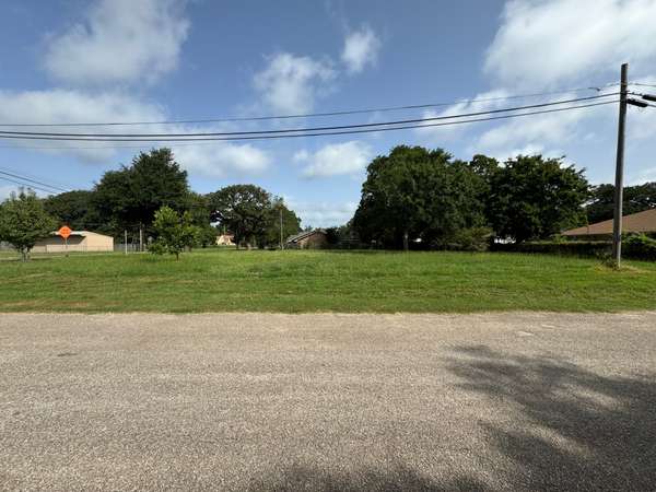 Grapeland, TX 75844,206 N Olive ST