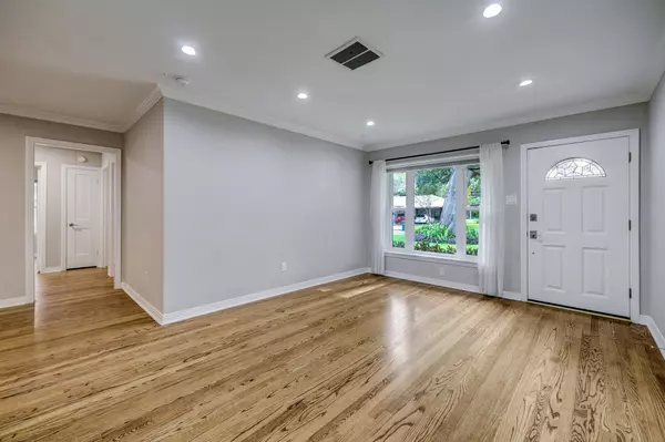 Houston, TX 77018,2214 Bron Holly DR