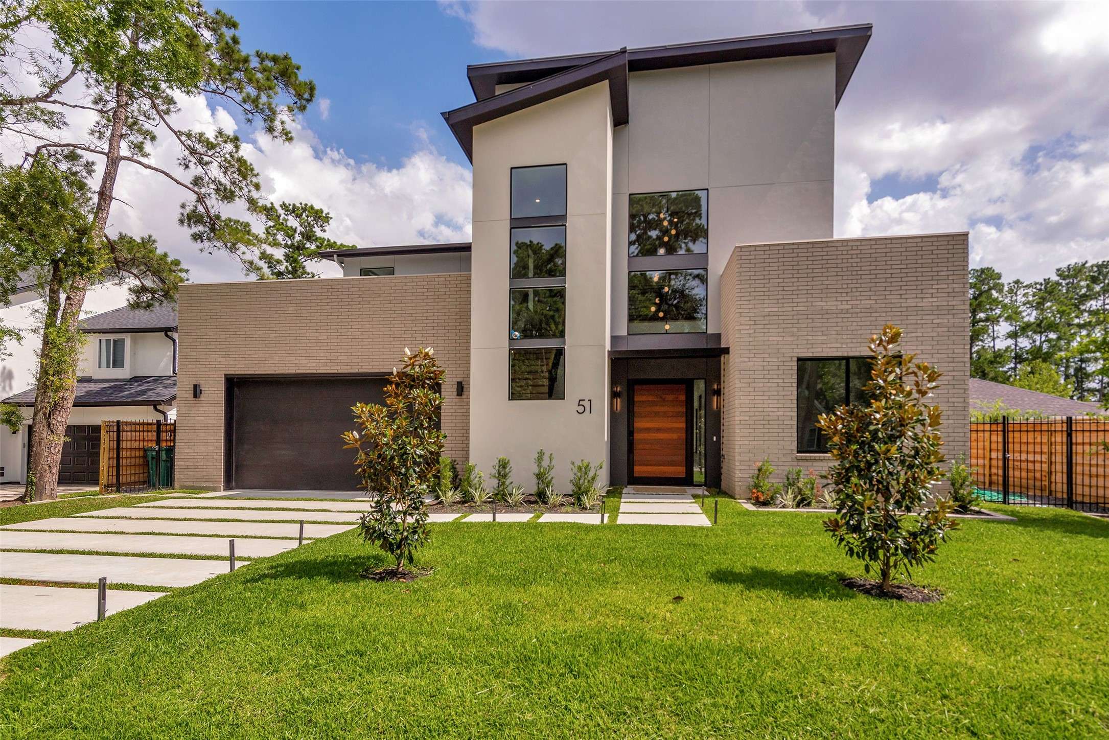 51 Huntsmans Horn CIR, The Woodlands, TX 77380